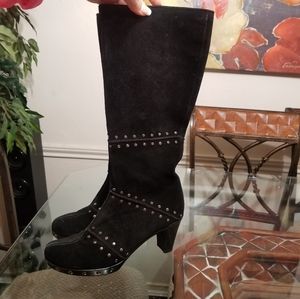 STUART WEITZMANLeather Studded Accents Boots
